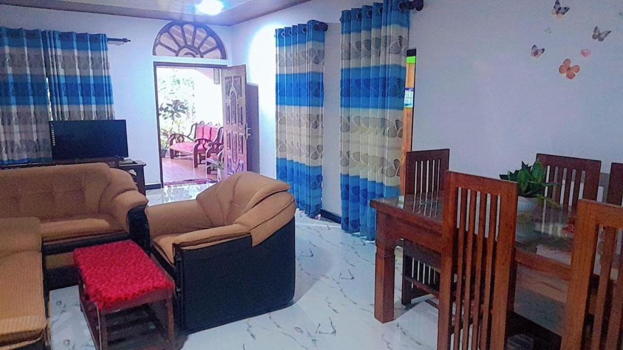 Ovi House Bed and Breakfast Dambulla Buitenkant foto